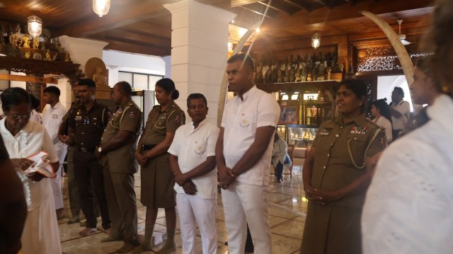 දෙව්නි මෝරි ශ්‍රී සර්වඥ ධාතූන් වහන්සේ ප්‍රදර්ශනය