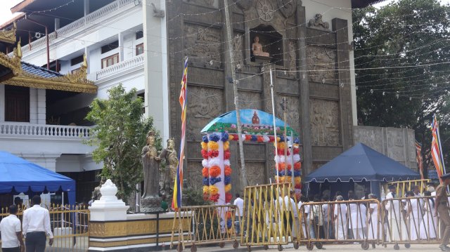 දෙව්නි මෝරි ශ්‍රී සර්වඥ ධාතූන් වහන්සේ ප්‍රදර්ශනය
