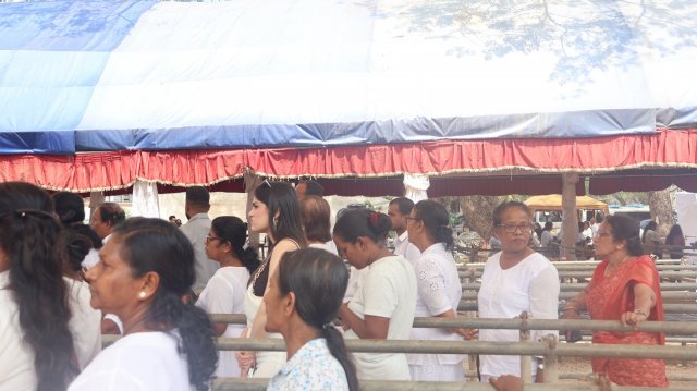 දෙව්නි මෝරි ශ්‍රී සර්වඥ ධාතූන් වහන්සේ ප්‍රදර්ශනය
