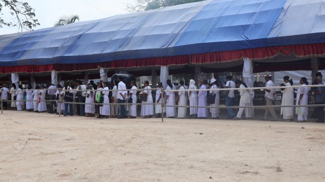 දෙව්නි මෝරි ශ්‍රී සර්වඥ ධාතූන් වහන්සේ ප්‍රදර්ශනය