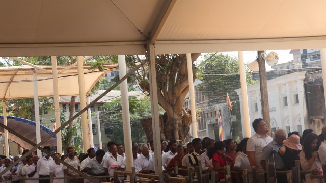 දෙව්නි මෝරි ශ්‍රී සර්වඥ ධාතූන් වහන්සේ ප්‍රදර්ශනය