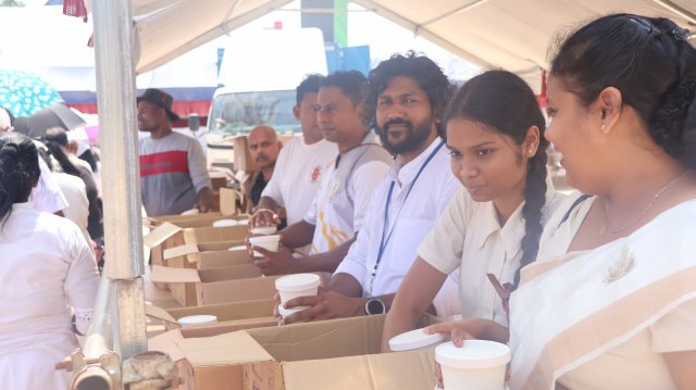 දෙව්නි මෝරි ශ්‍රී සර්වඥ ධාතූන් වහන්සේ ප්‍රදර්ශනය